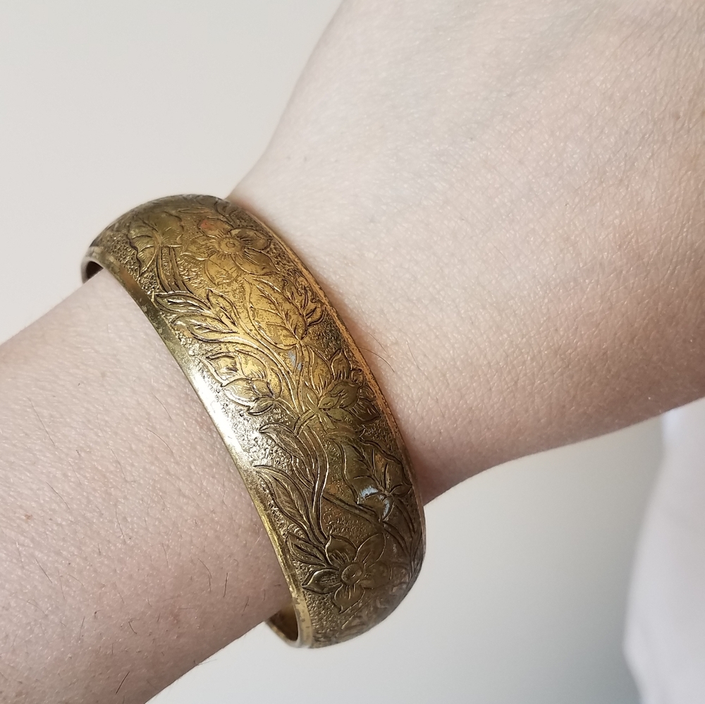 Vintage Engraved Bangle